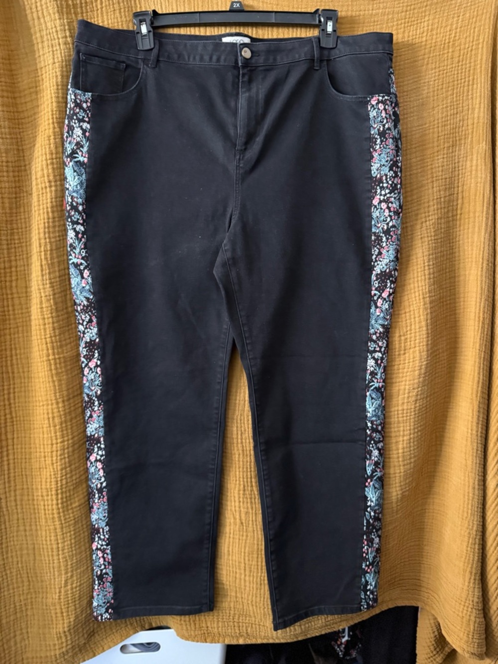 LOGO by Lori Goldstein Black Straight-Leg Jeans with Floral Side Stripe